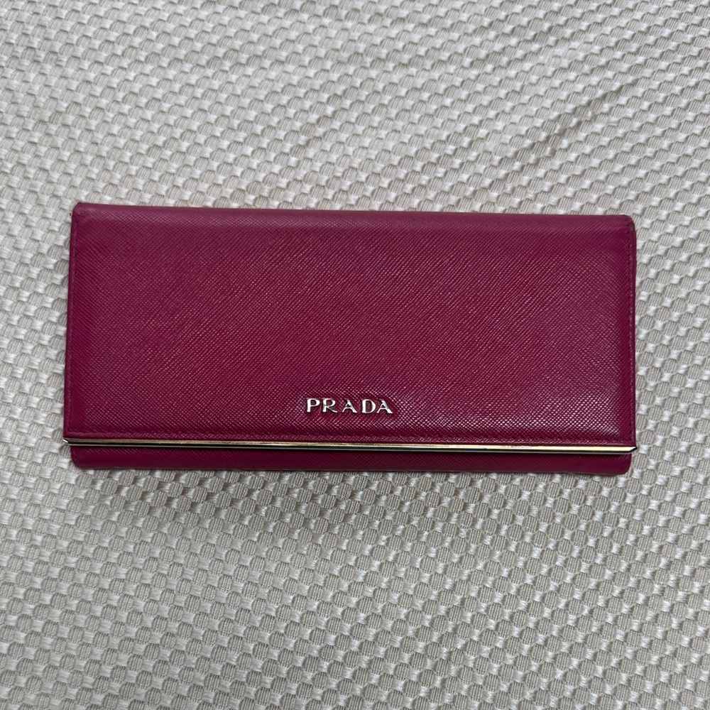 Prada Women's pink saffiano  Wallet